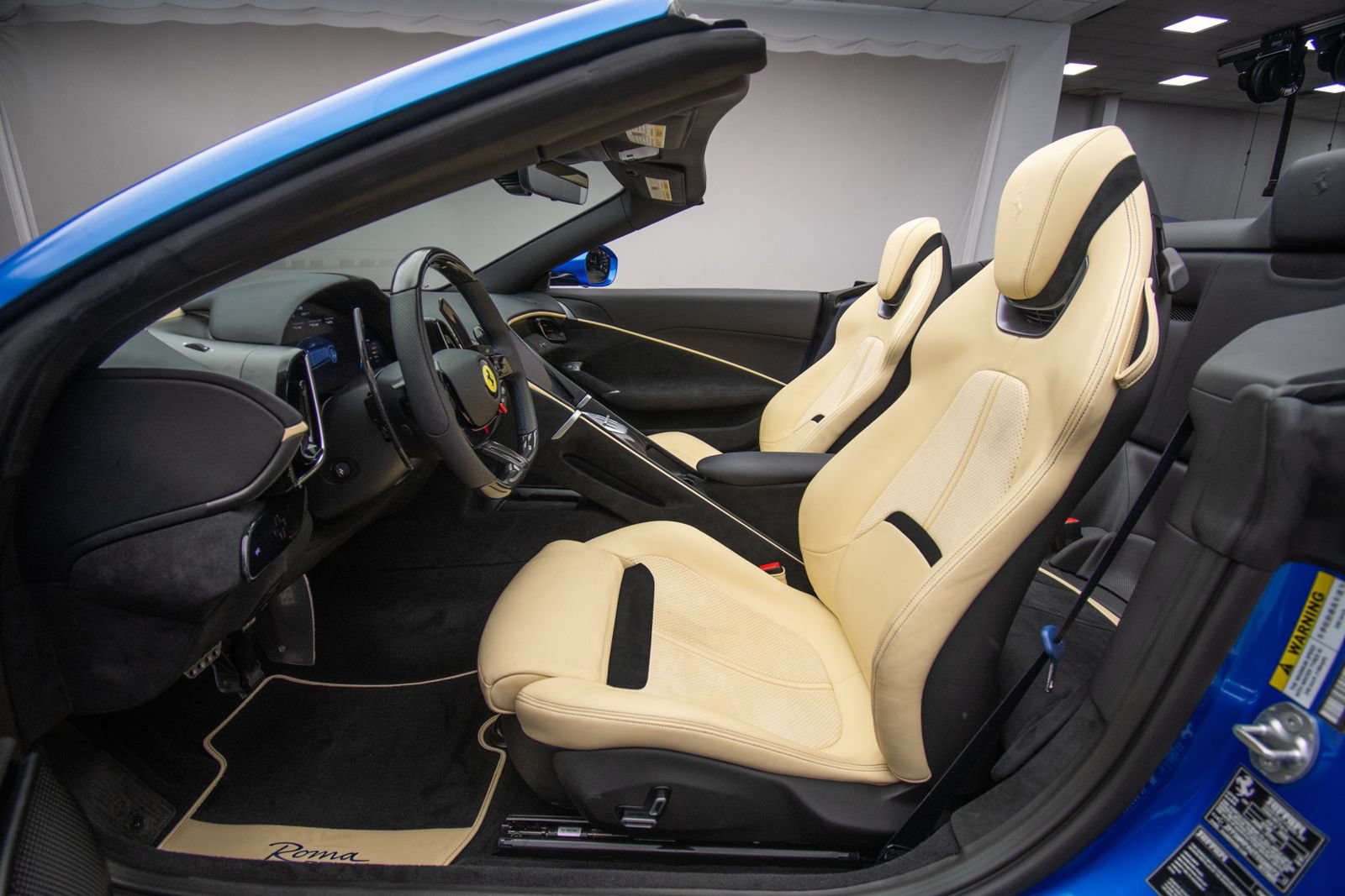 Used 2026 Ferrari Roma Spider RWD image 19