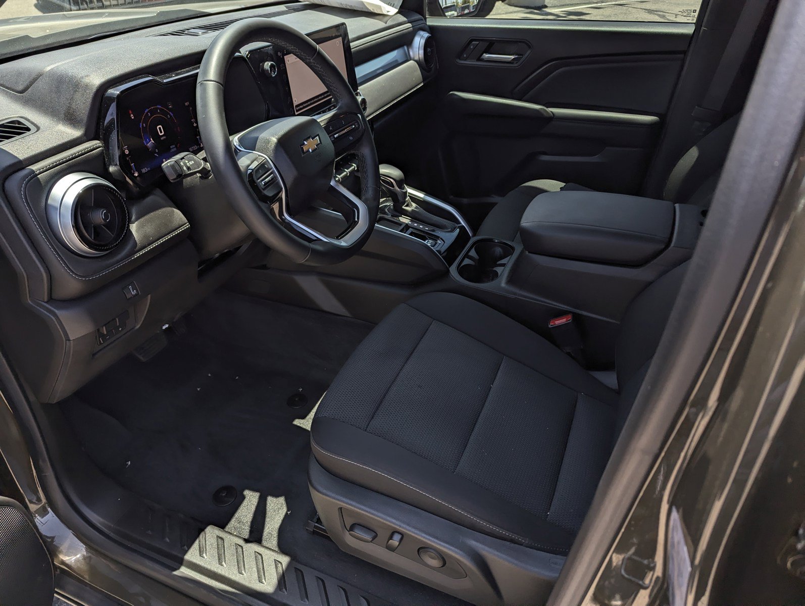 Used 2023 Chevrolet Colorado LT w/ LT Convenience Package II RWD image 10