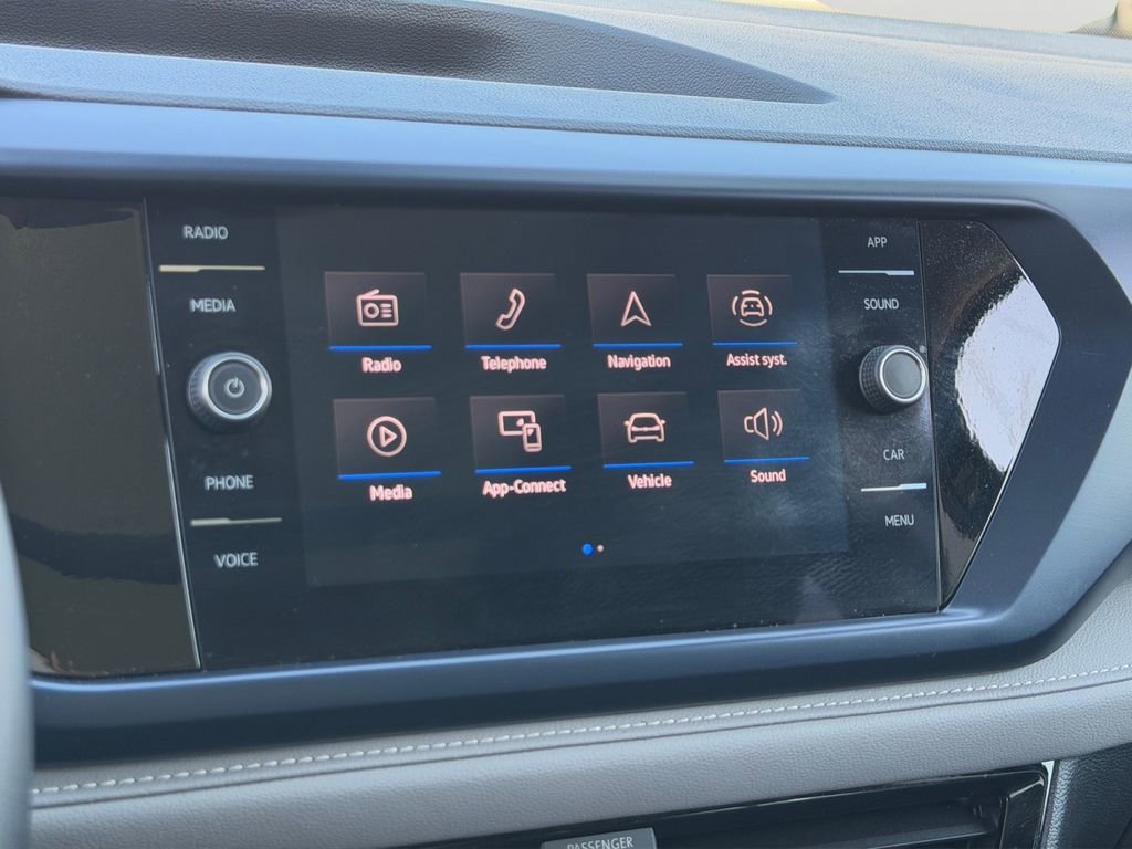 Used 2024 Volkswagen Taos SE image 18