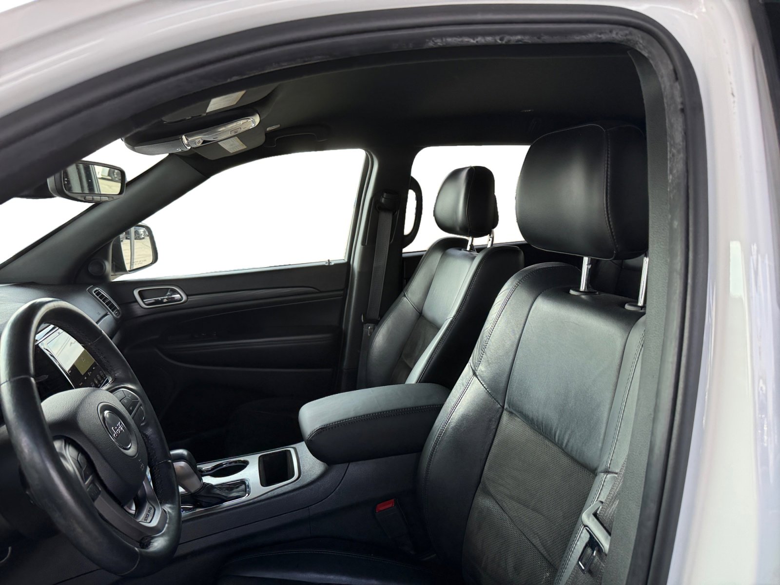 Used 2019 Jeep Grand Cherokee Altitude image 10