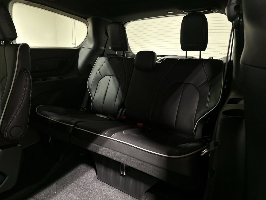 New 2026 Chrysler Pacifica Limited AWD/4WD image 25