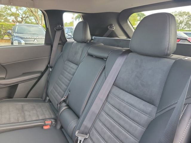 New 2026 Mitsubishi Outlander SE image 13