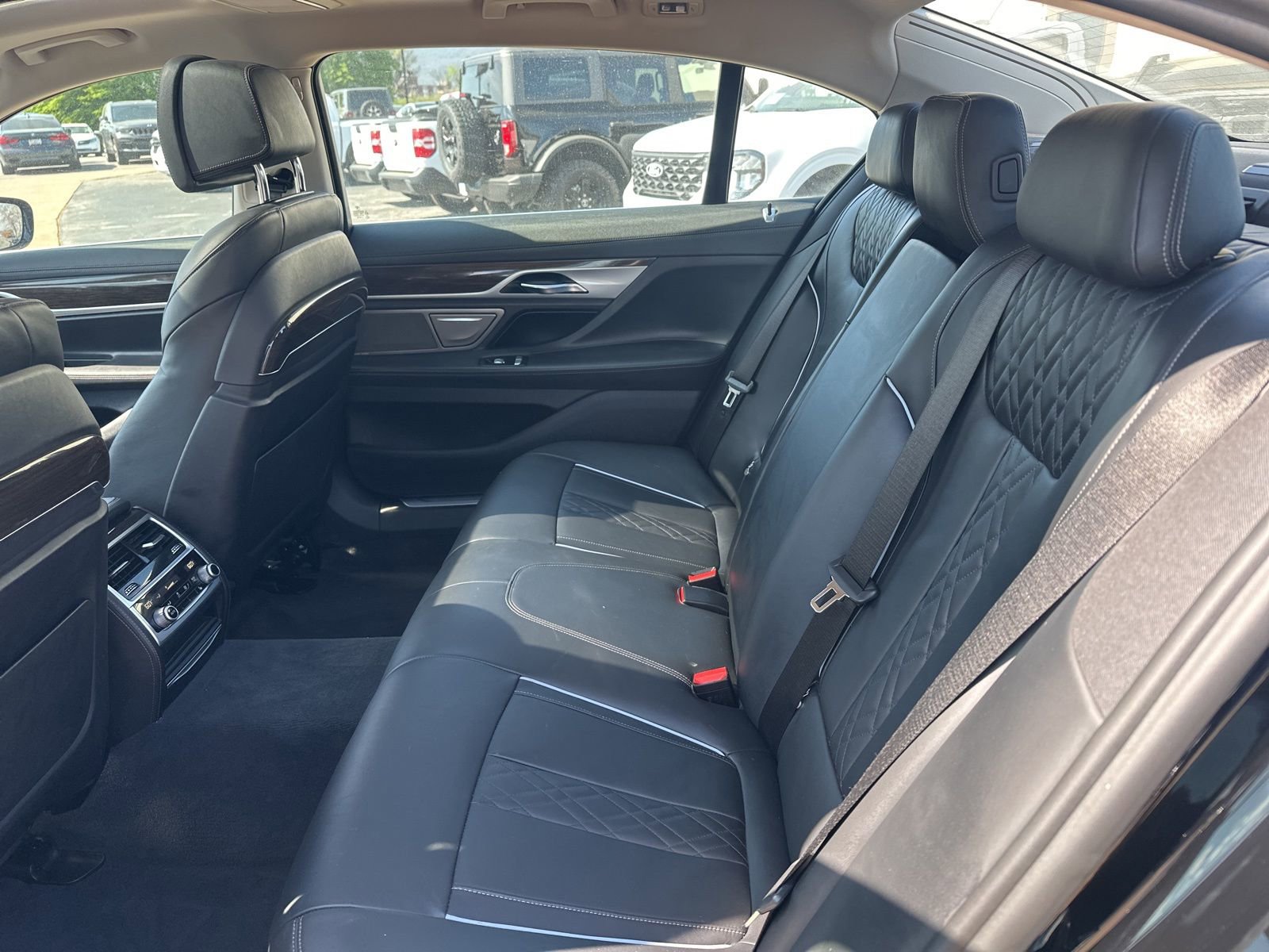 Used 2018 BMW 750i xDrive image 6