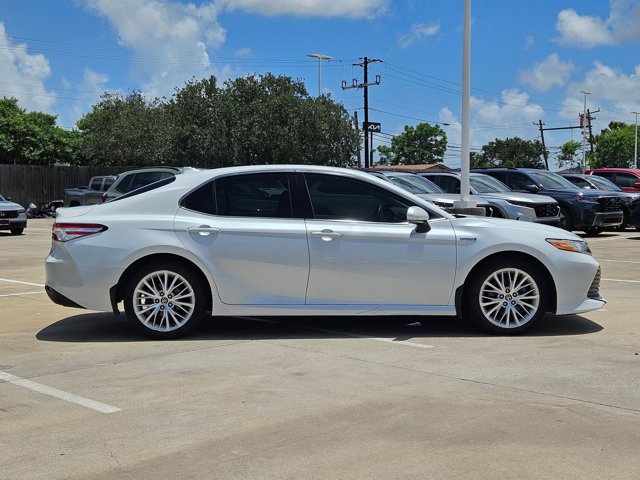 Used 2020 Toyota Camry XLE FWD image 4
