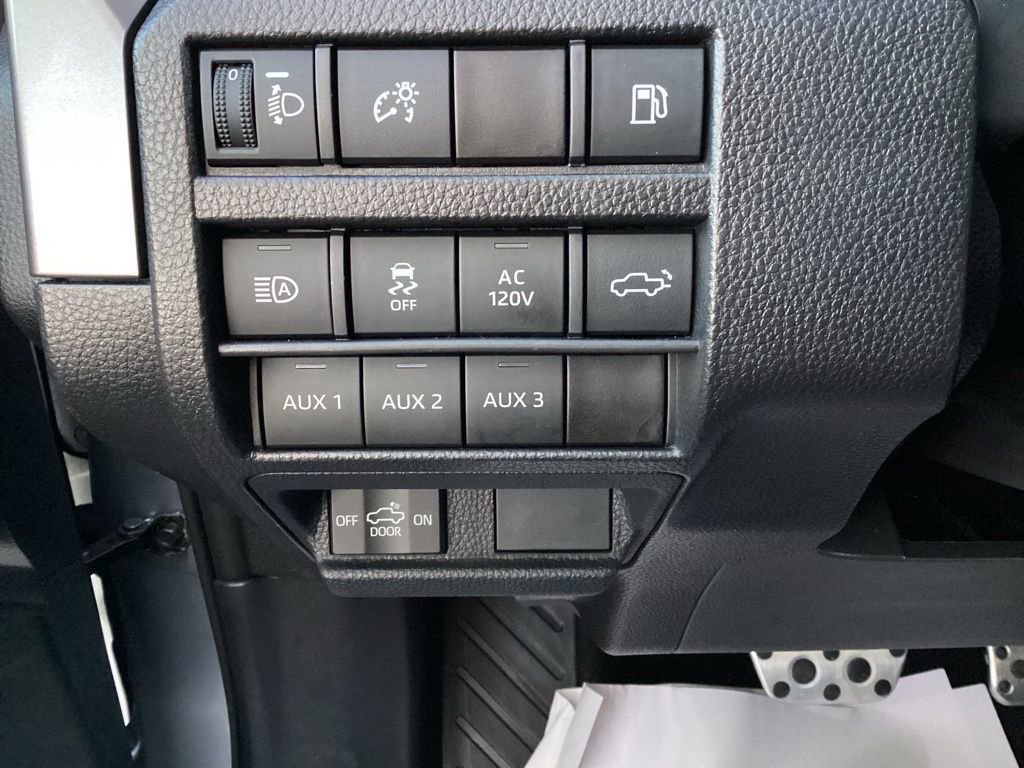 Used 2025 Toyota Tacoma TRD Sport AWD/4WD image 22