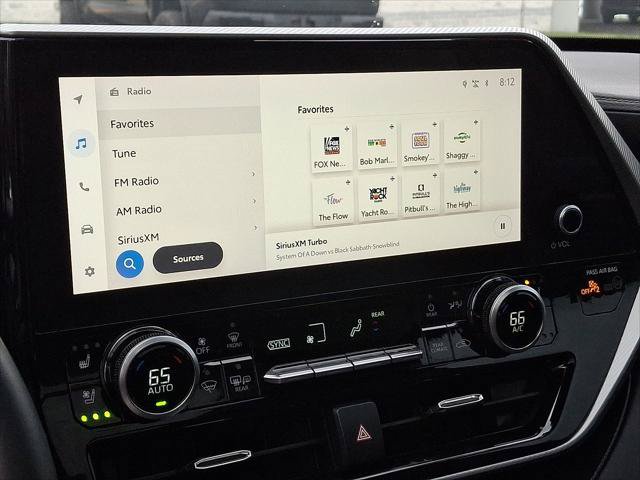 Certified 2024 Toyota Highlander Platinum AWD/4WD image 15