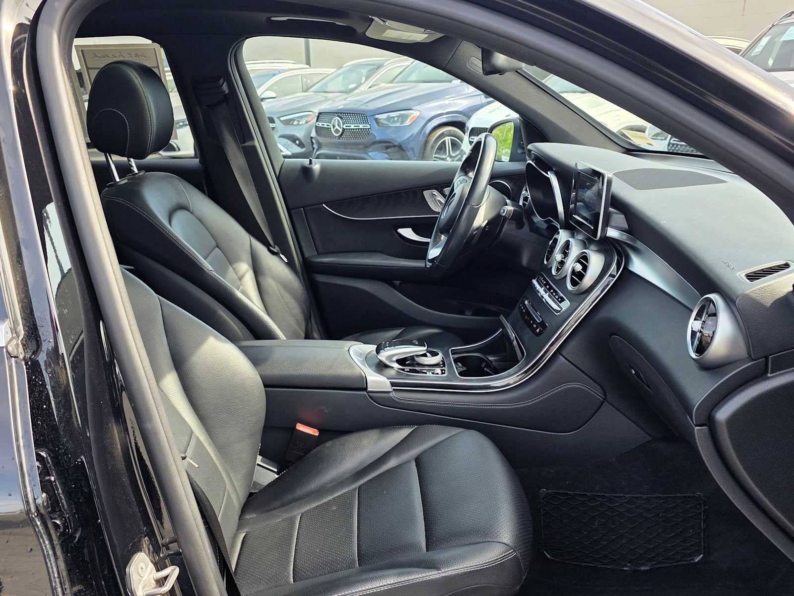 Used 2017 Mercedes-Benz GLC 300 4MATIC image 11