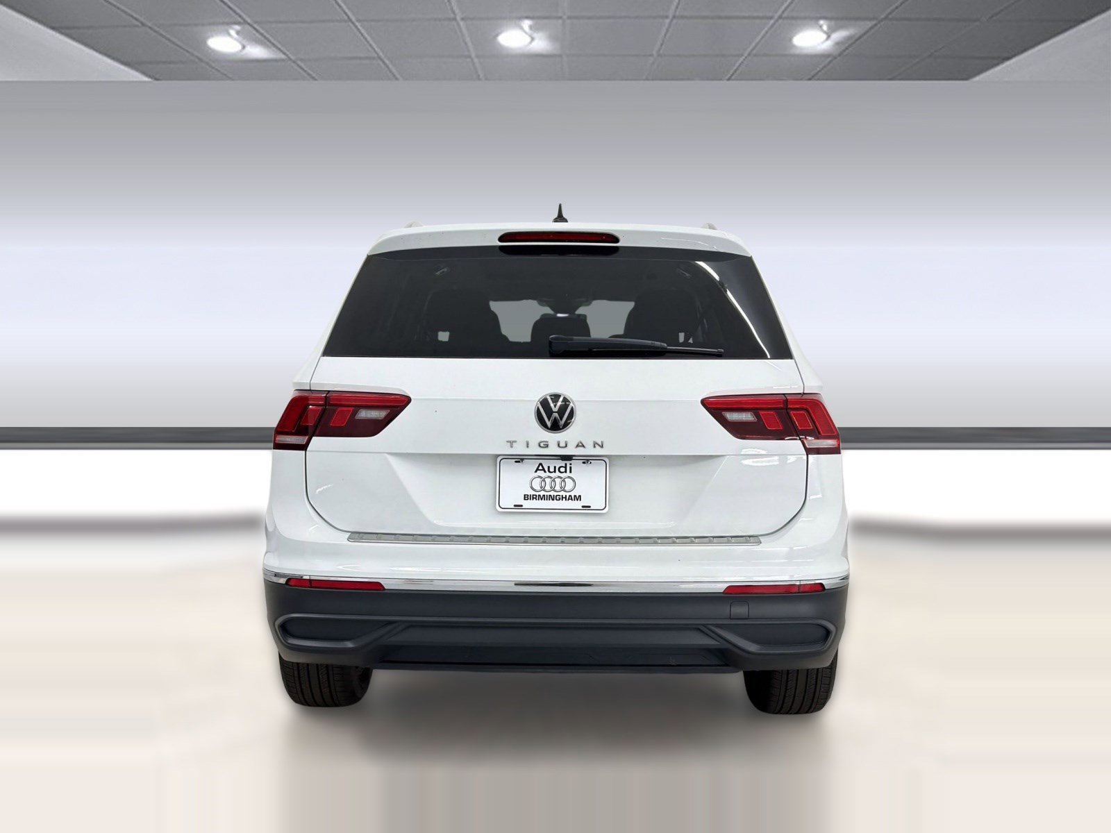 Used 2024 Volkswagen Tiguan Wolfsburg Edition image 10