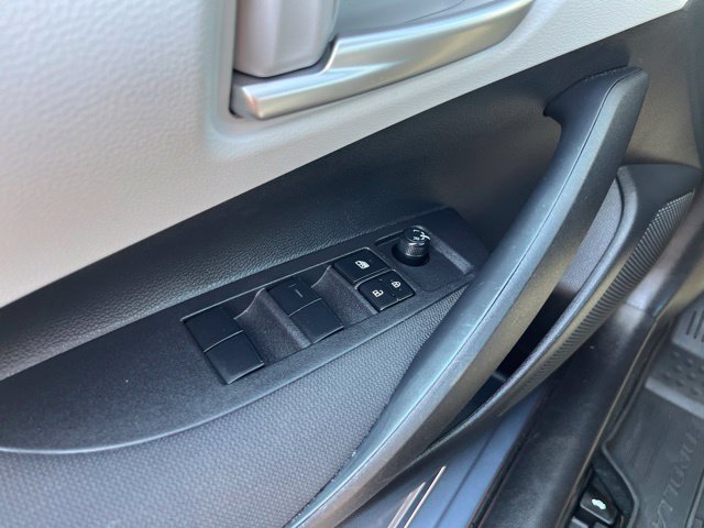 Used 2026 Toyota Corolla SE FWD image 32