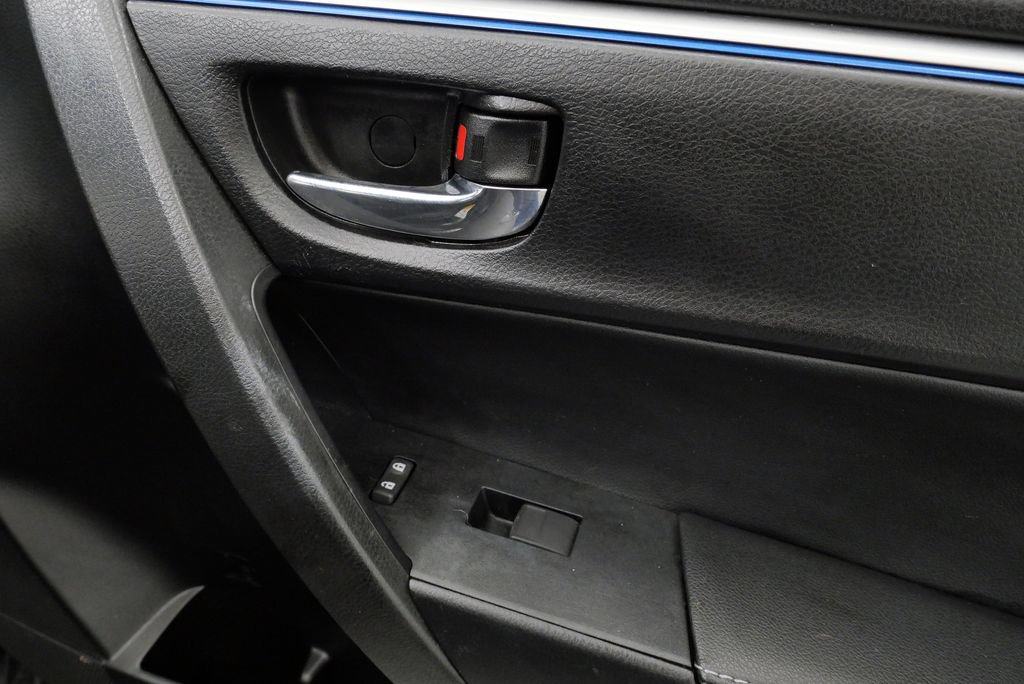 Used 2016 Toyota Corolla L FWD image 15