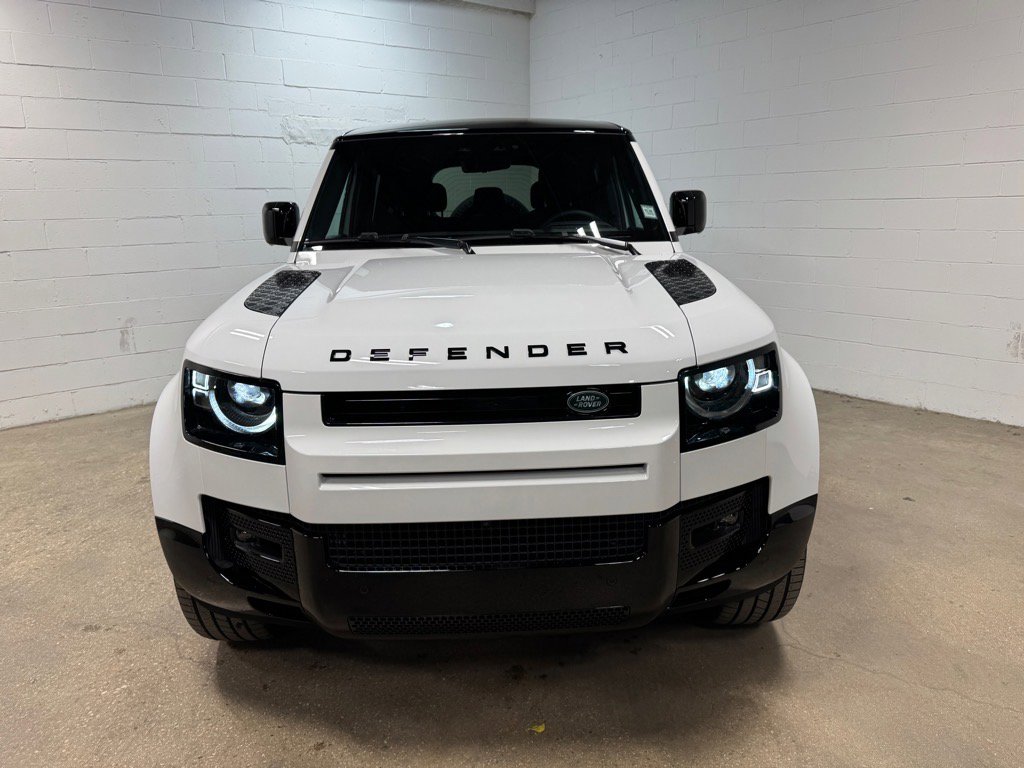 New 2025 Land Rover Defender 110 V8 image 3
