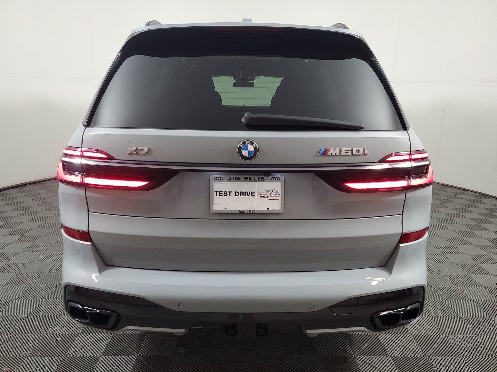 Used 2023 BMW X7 M60i w/ Executive Package AWD/4WD image 5