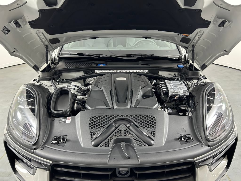 New 2026 Porsche Macan S AWD/4WD image 31