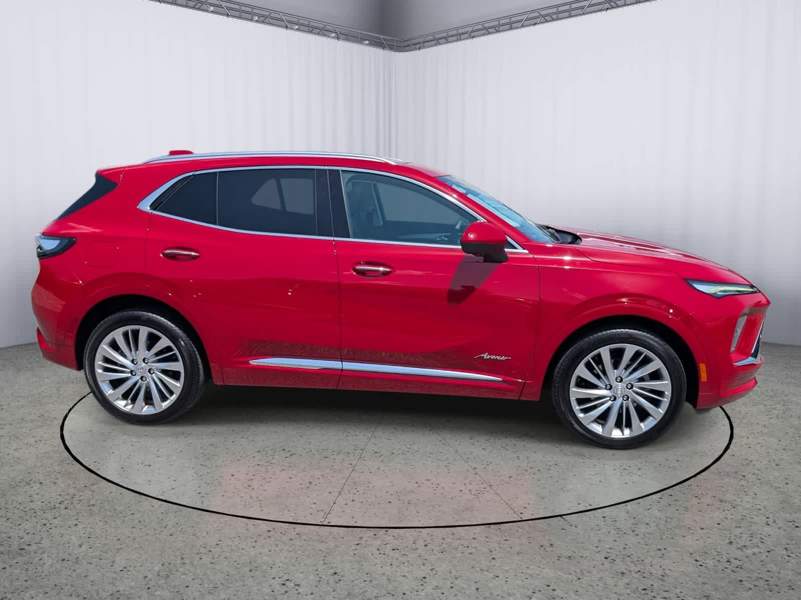 Certified 2025 Buick Envision Avenir AWD/4WD image 2