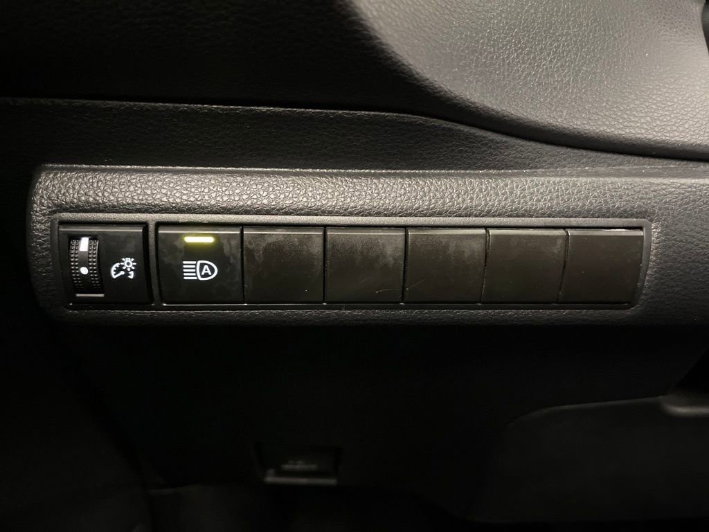 Certified 2024 Toyota Corolla LE image 28