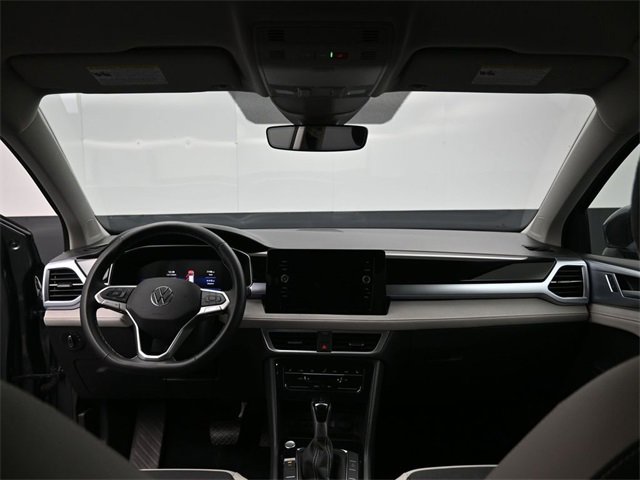 Certified 2025 Volkswagen Taos SE image 26