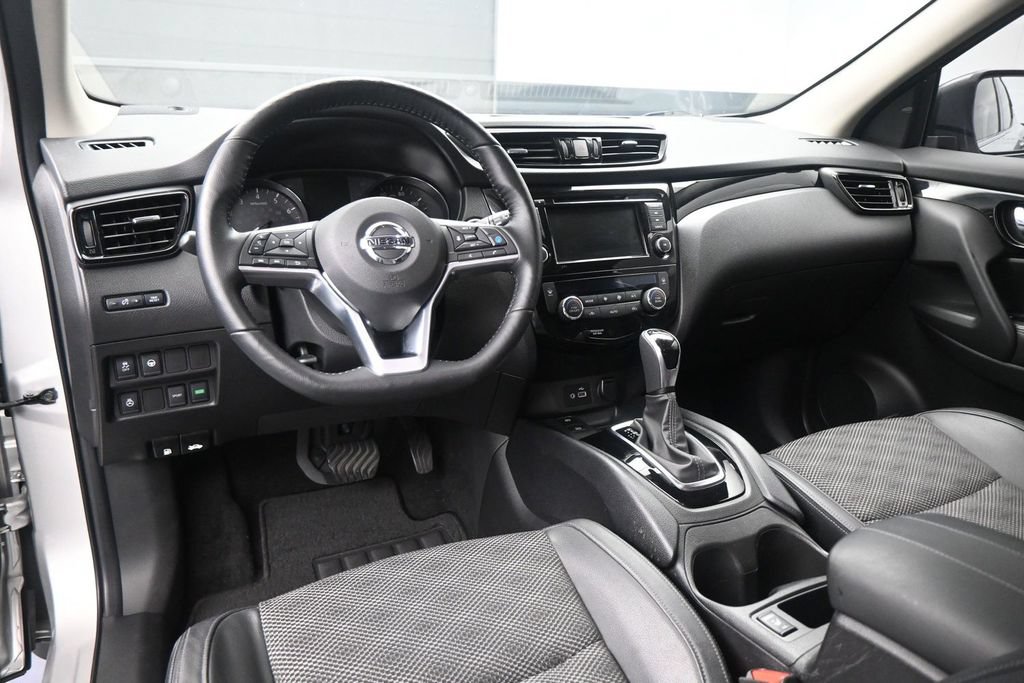 Used 2022 Nissan Rogue Sport SV w/ Technology Package FWD image 21