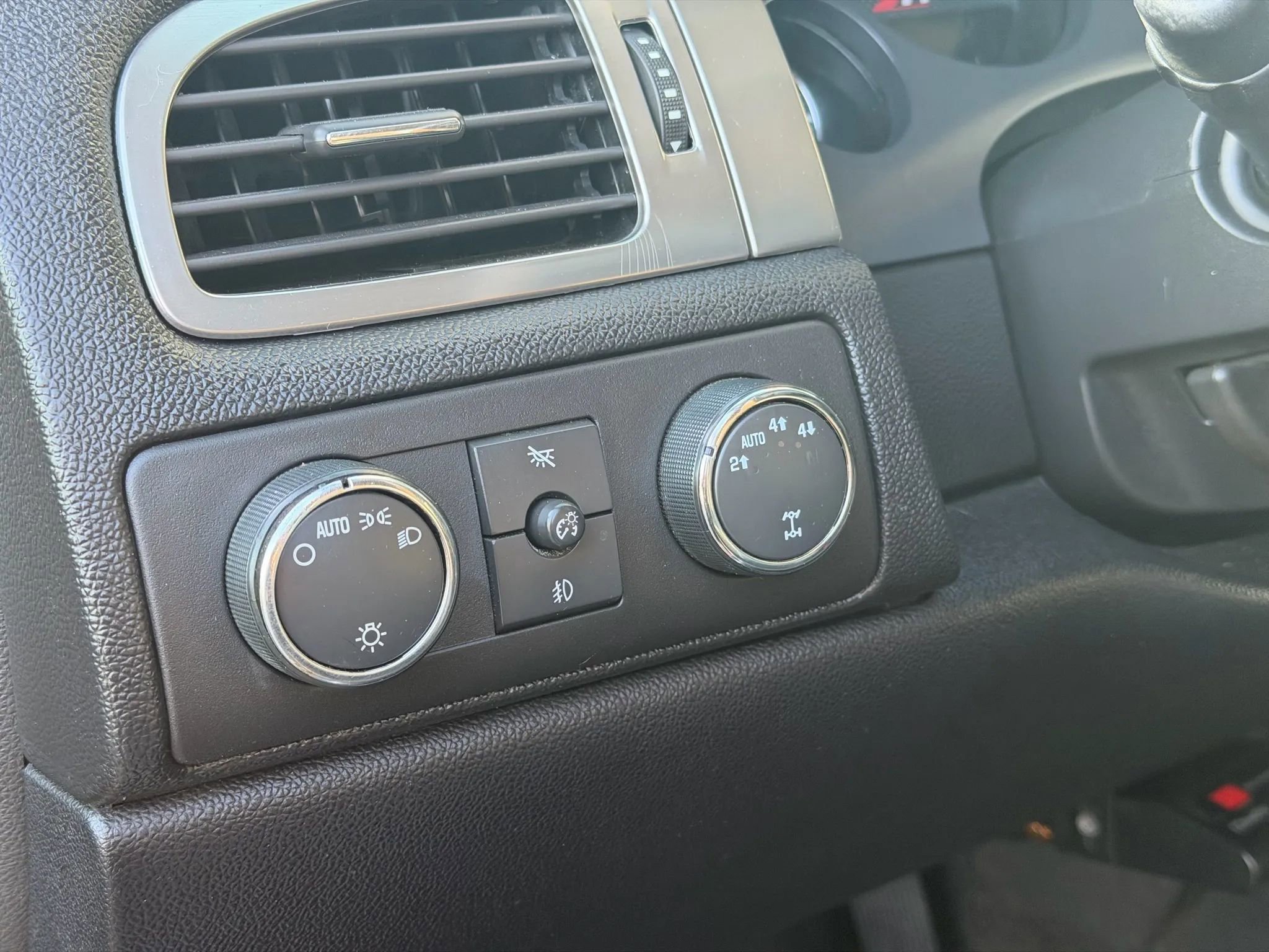 Used 2007 Chevrolet Avalanche LT w/ LT Preferred Equipment Group image 12