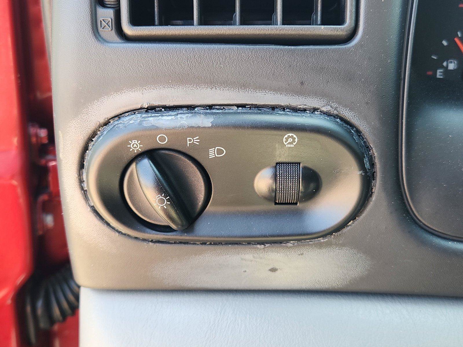 Used 2005 Ford Excursion XLT AWD/4WD image 20