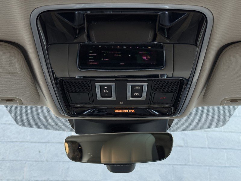 Used 2018 Land Rover Range Rover Sport HSE image 30