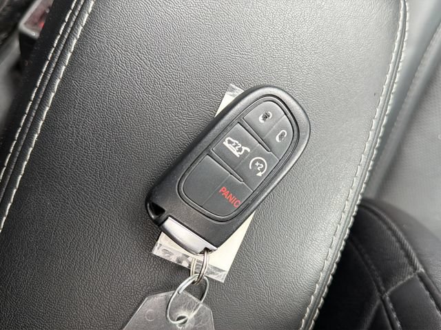 Used 2019 Jeep Cherokee Limited AWD/4WD image 26