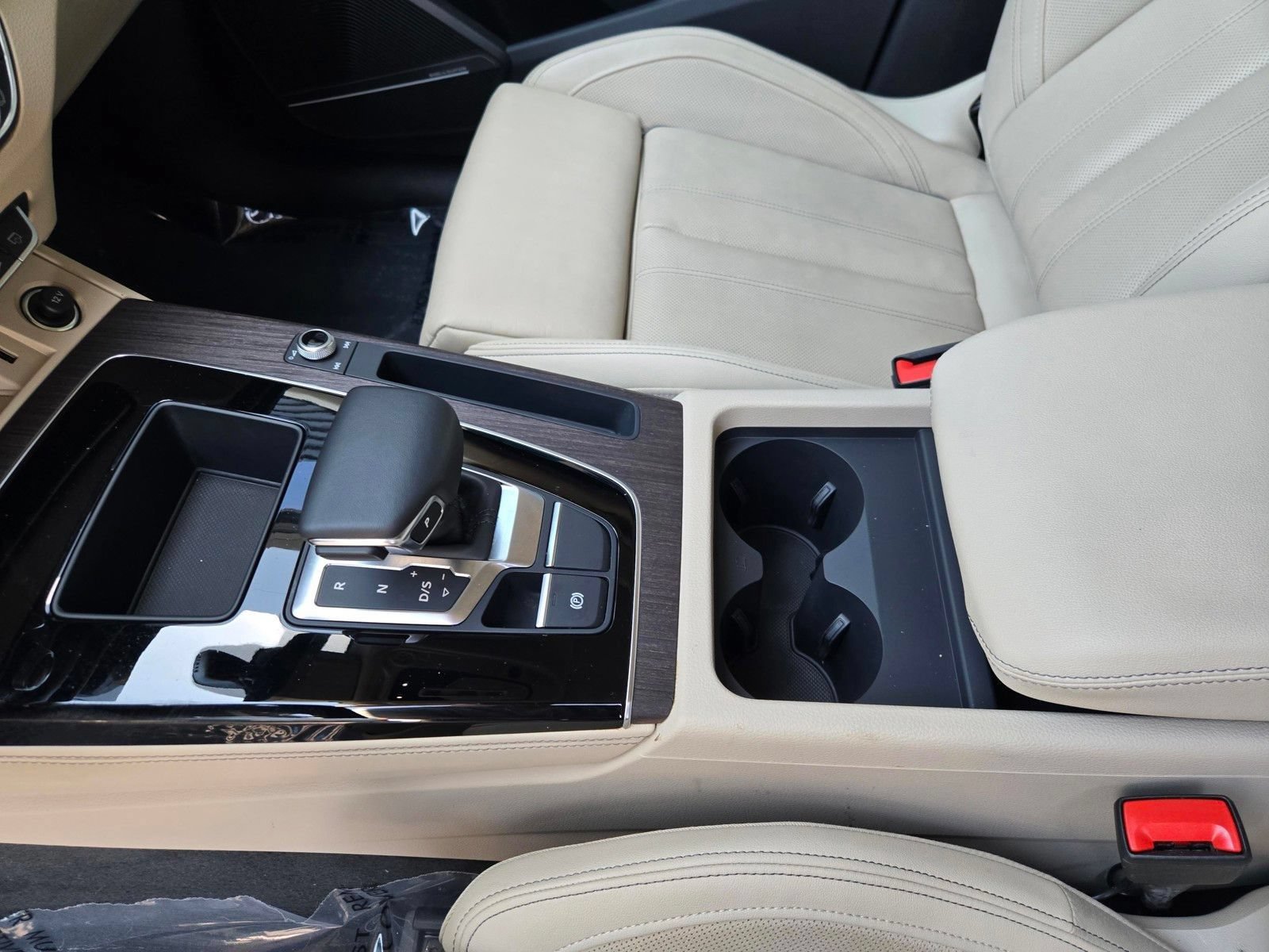 Used 2023 Audi Q5 e Premium Plus w/ Premium Plus Package AWD/4WD image 24
