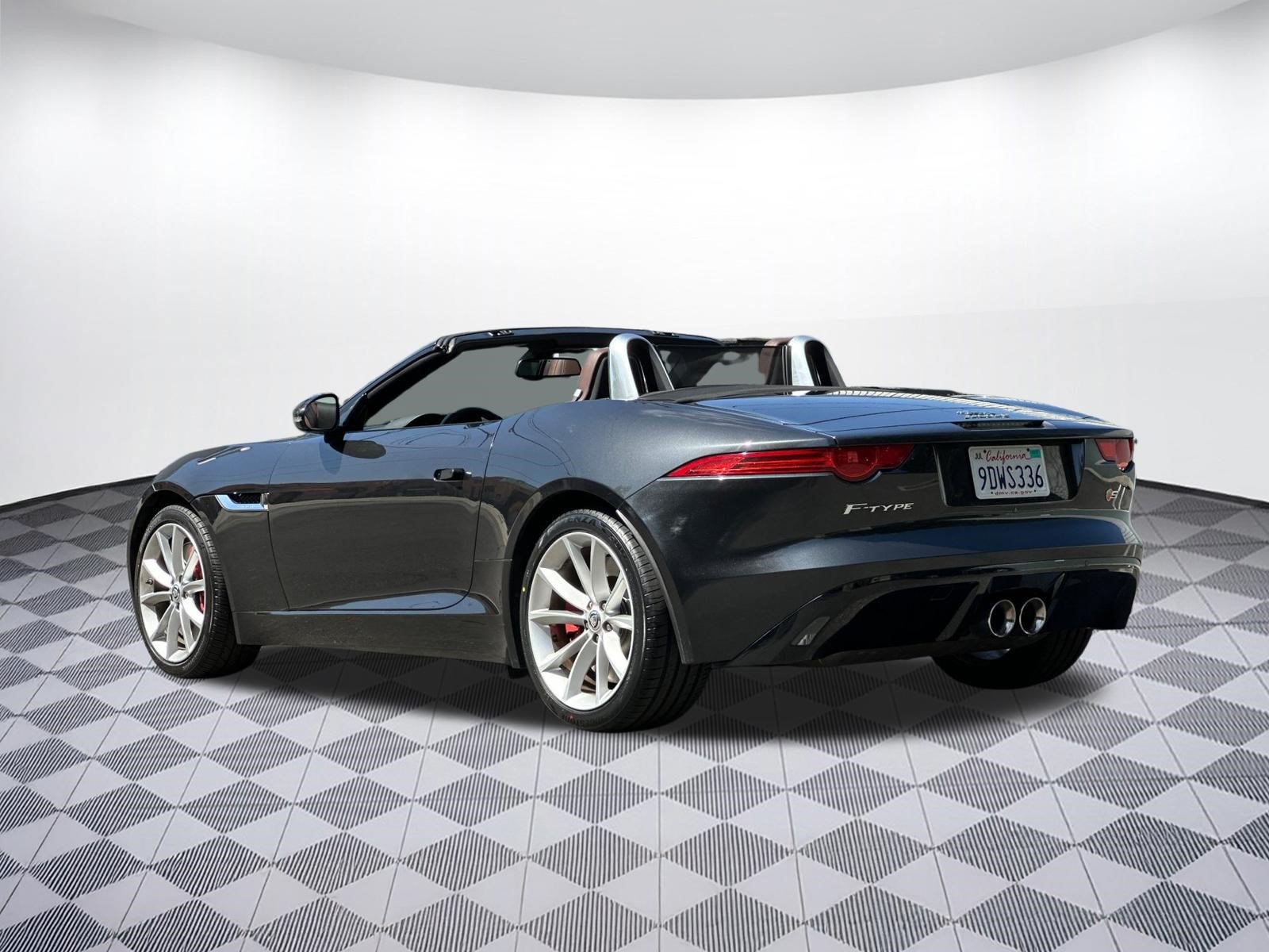 Used 2014 Jaguar F-TYPE S RWD image 3