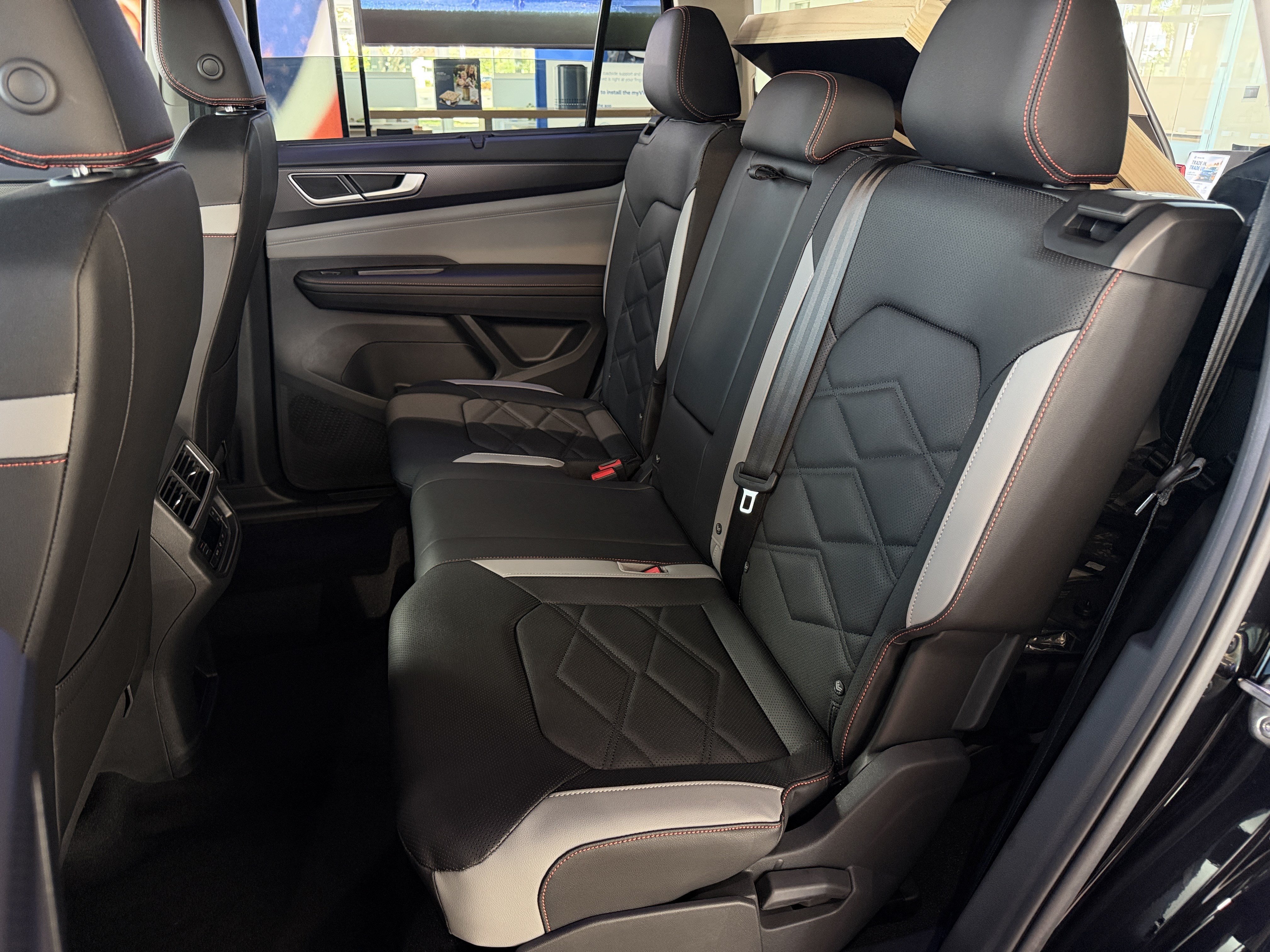 New 2026 Volkswagen Atlas Peak Edition AWD/4WD image 14