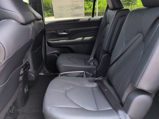 New 2026 Toyota Grand Highlander AWD Hybrid image 14