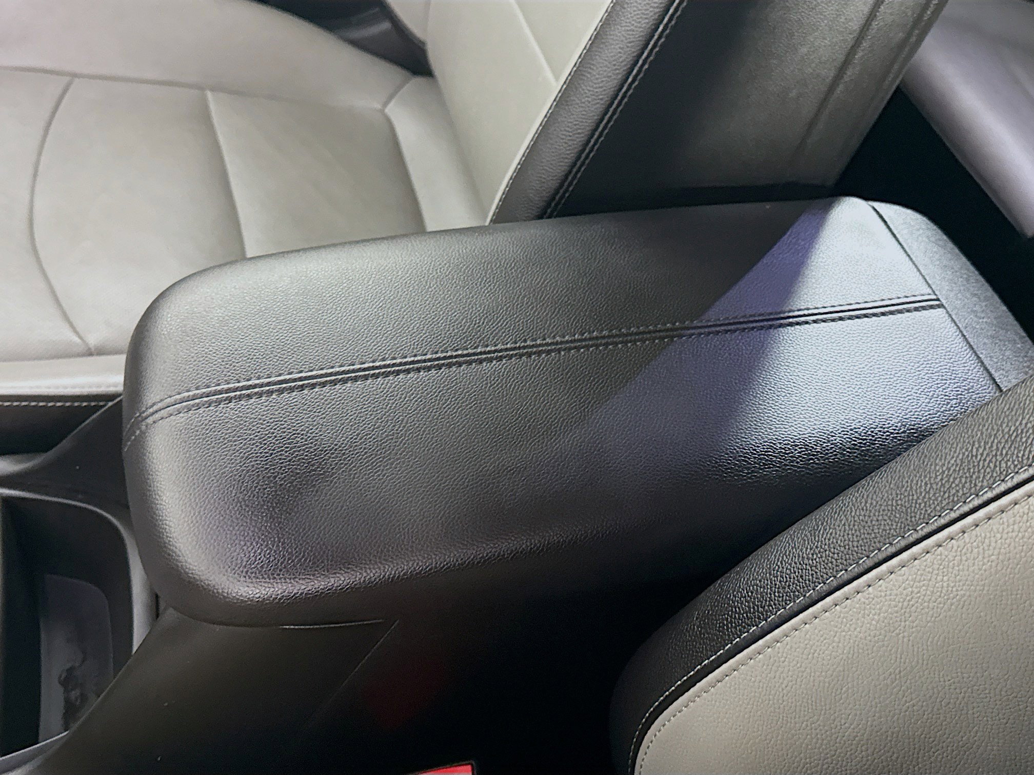 Used 2018 Chevrolet Equinox Premier FWD image 18