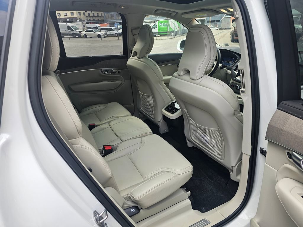 Certified 2023 Volvo XC90 B6 Ultimate w/ Protection Package image 9