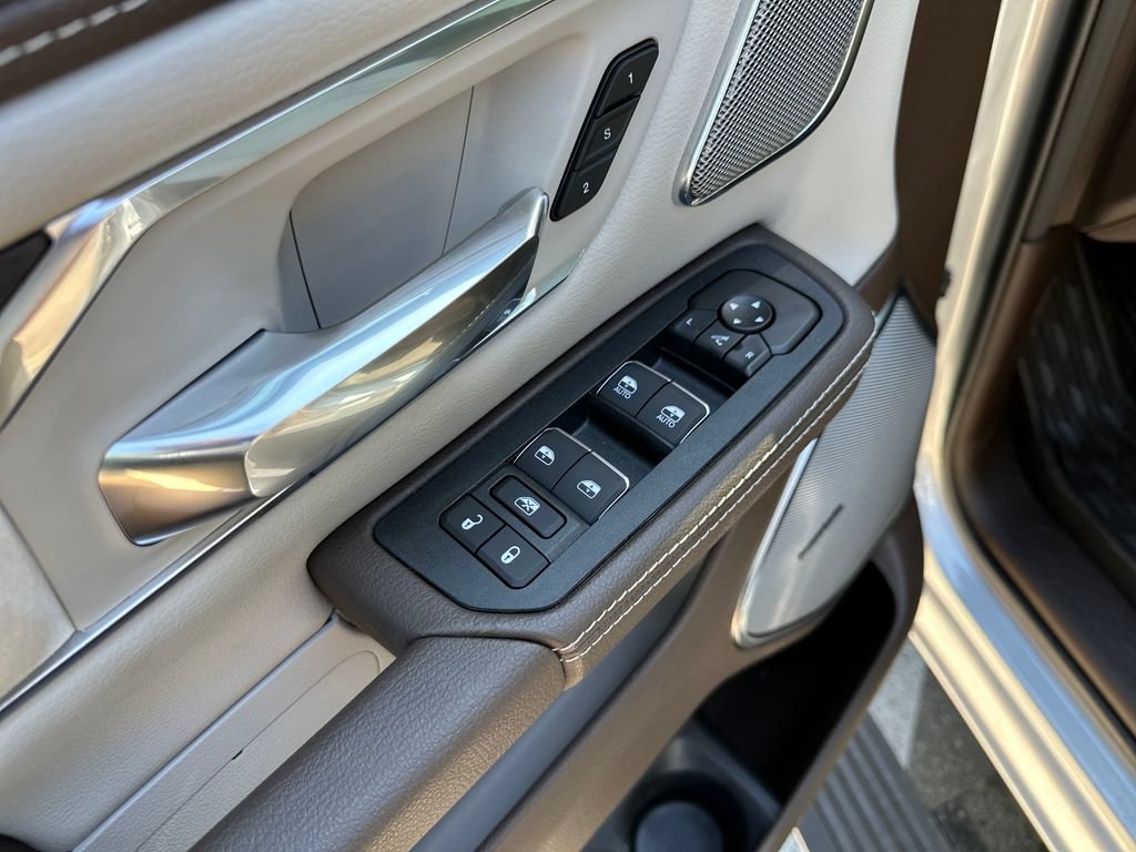 New 2026 RAM 1500 Laramie AWD/4WD image 18