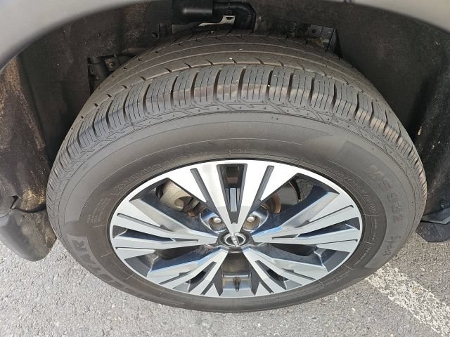 Used 2023 Nissan Rogue SV AWD/4WD image 19