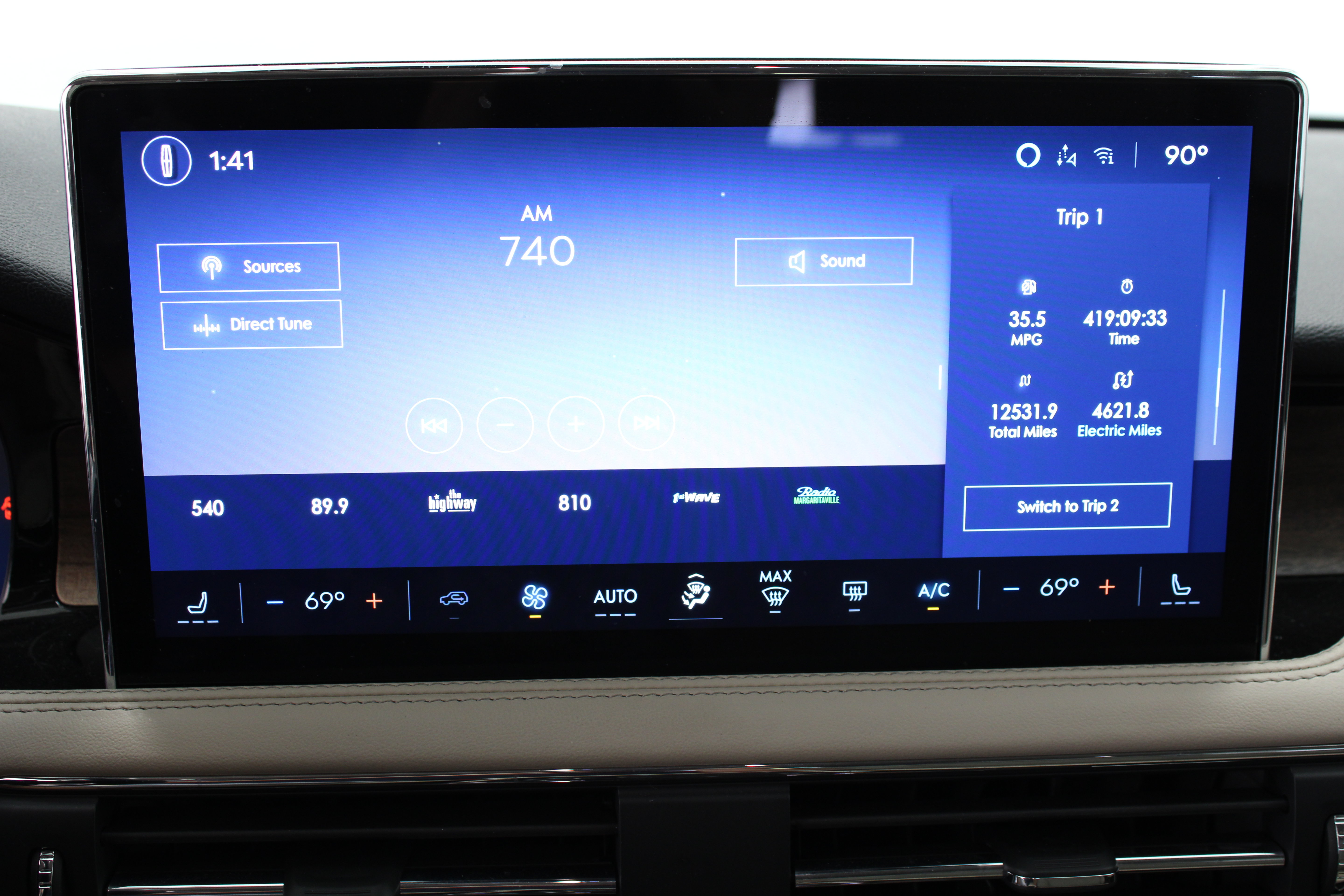 Used 2025 Lincoln Corsair Grand Touring AWD/4WD image 18