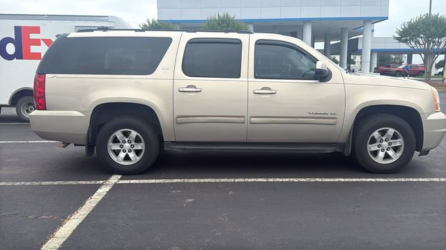 Used 2012 GMC Yukon XL SLT RWD image 3