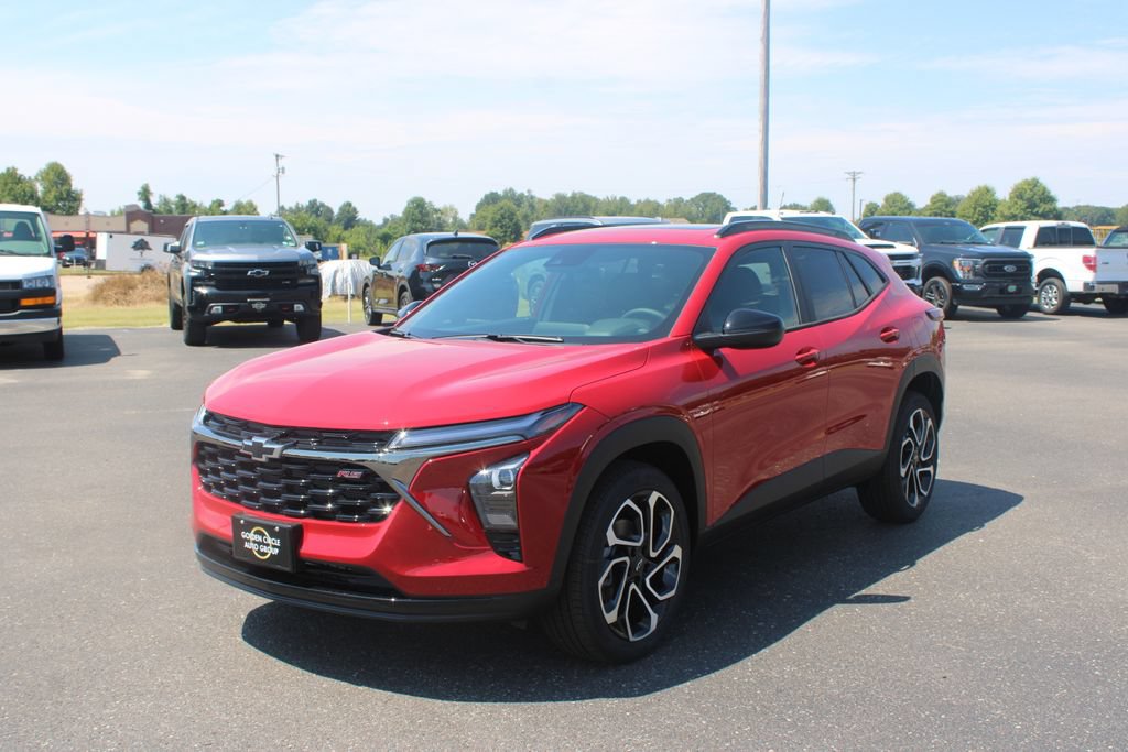 New 2026 Chevrolet Trax RS w/ Sunroof Package FWD image 4