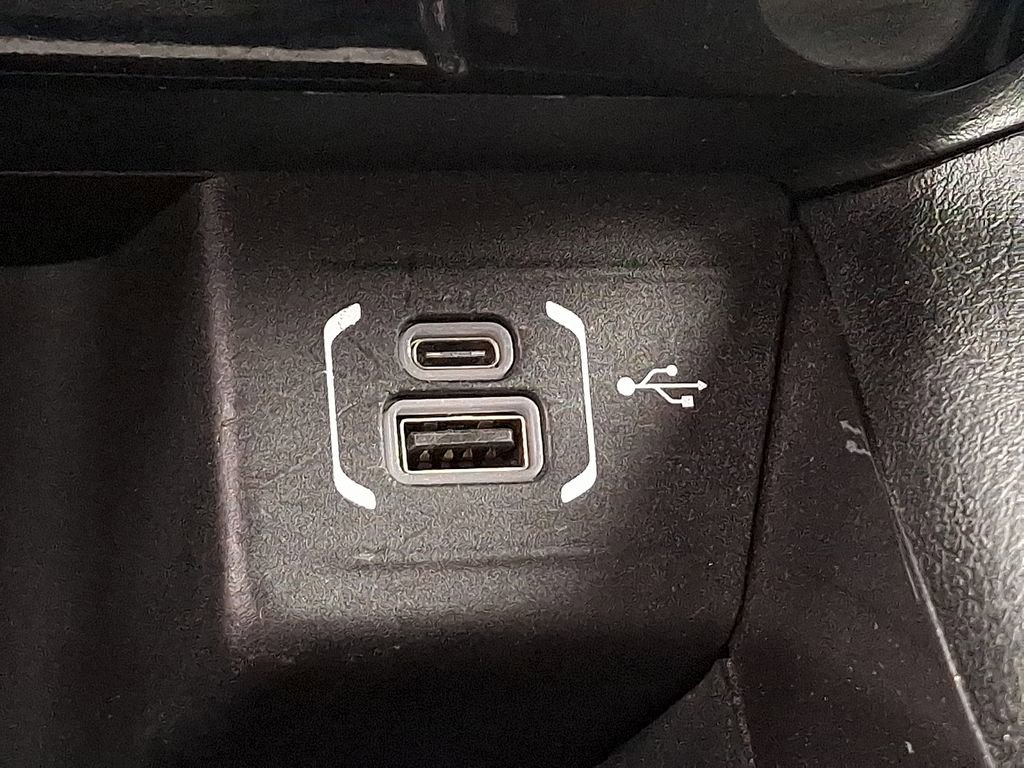 Used 2024 Jeep Compass Latitude image 23