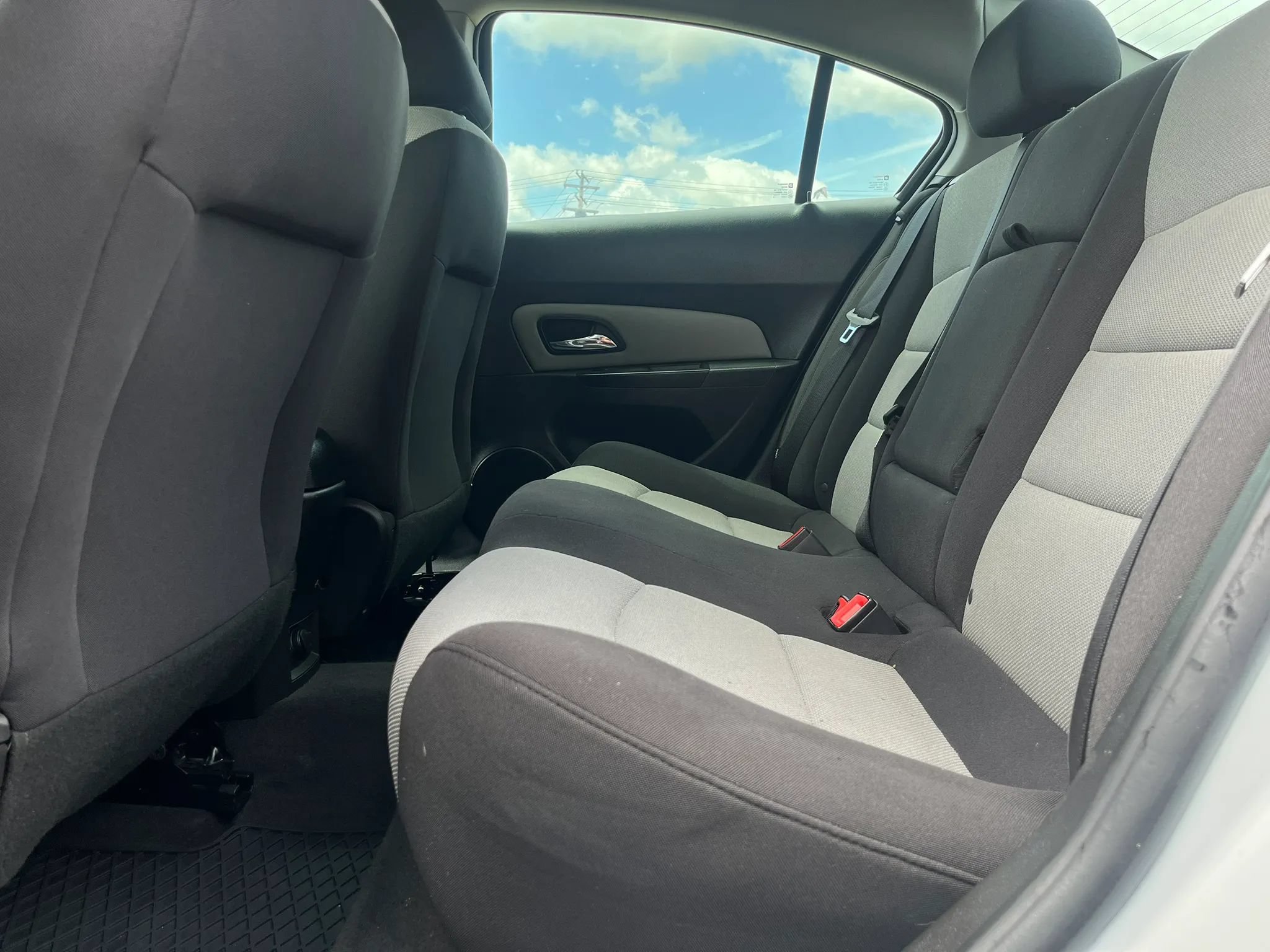 Used 2014 Chevrolet Cruze LS FWD image 12