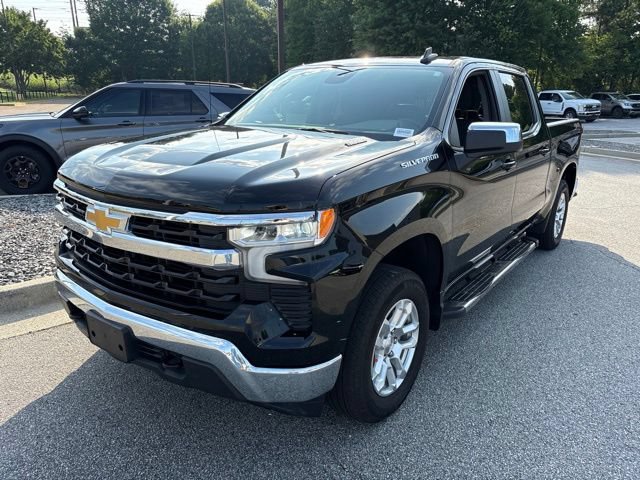 Used 2024 Chevrolet Silverado 1500 LT AWD/4WD image 4