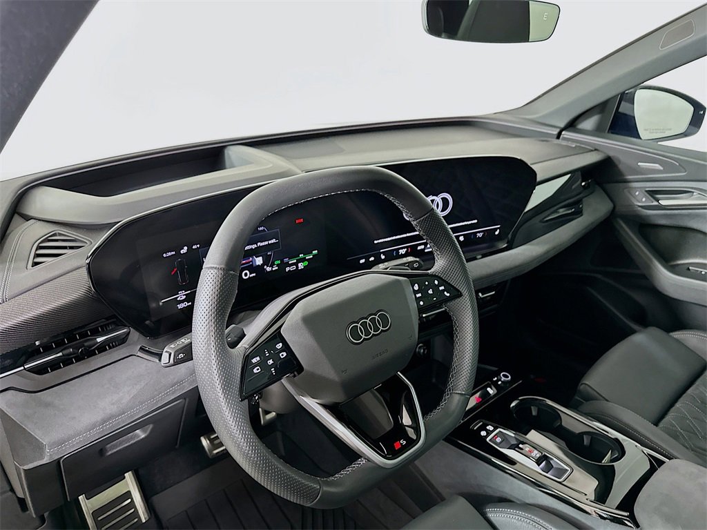 Used 2025 Audi SQ6 e-tron Premium Plus w/ Premium Plus image 10