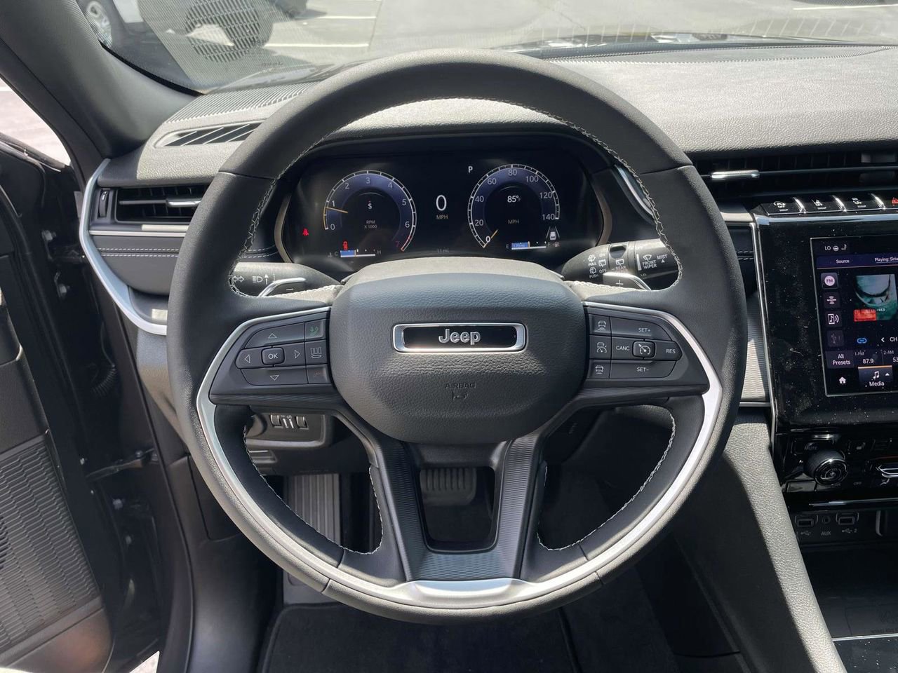 New 2025 Jeep Grand Cherokee L Laredo w/ Luxury Tech Group I image 34