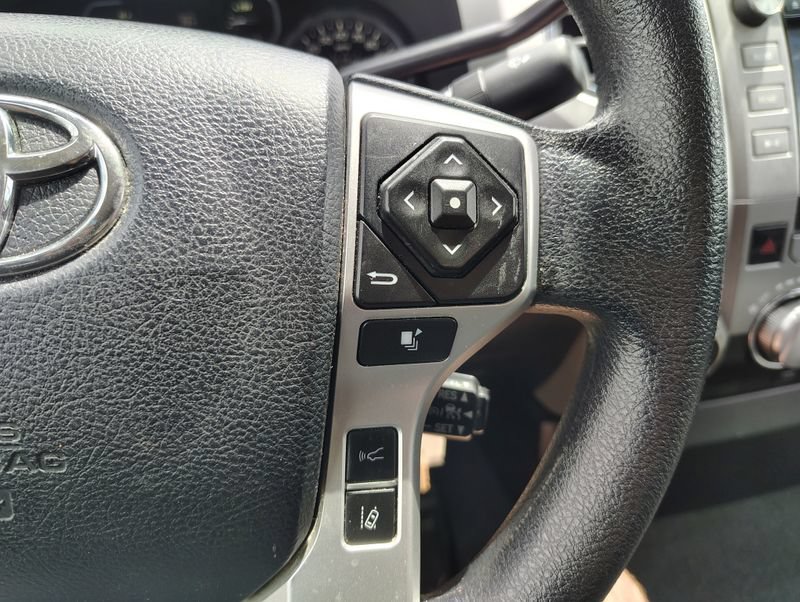 Used 2018 Toyota Tundra SR5 AWD/4WD image 12