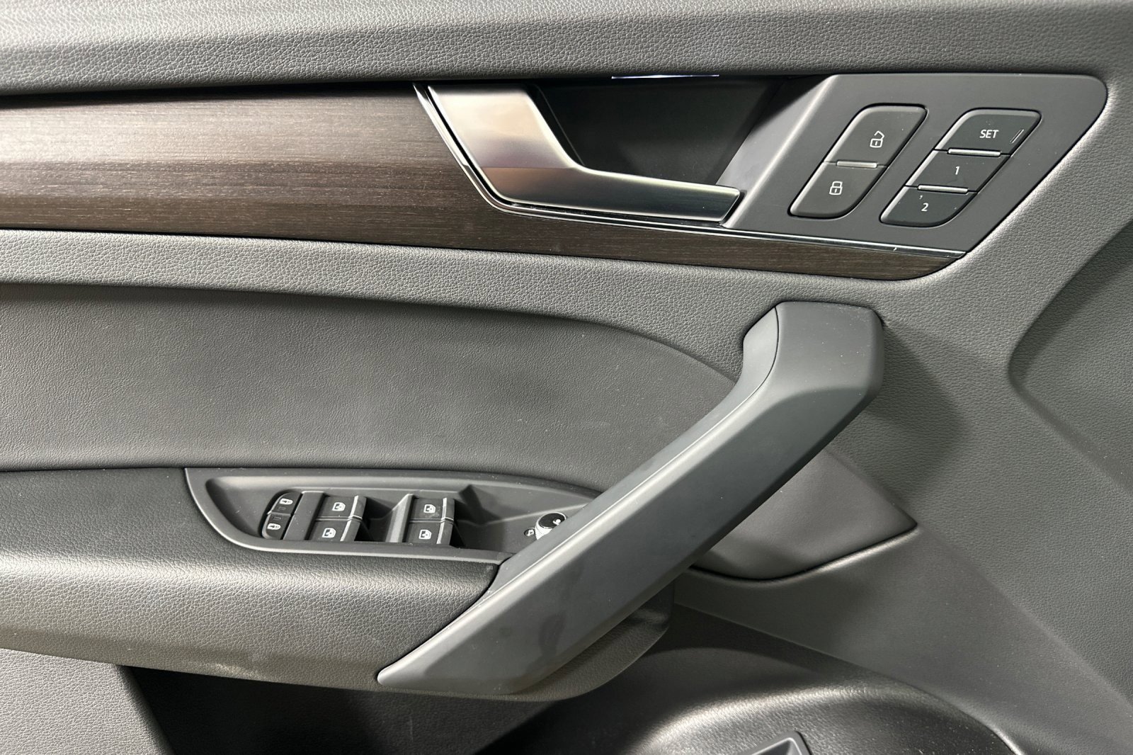 Used 2023 Audi Q5 2.0T Premium w/ Convenience Package image 10