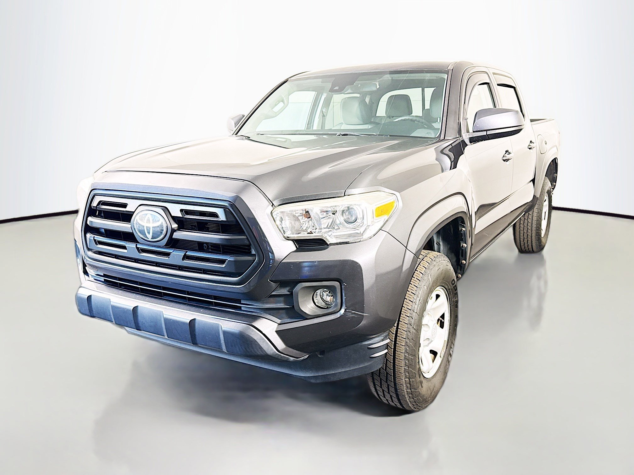 Used 2019 Toyota Tacoma SR w/ SR Convenience Package AWD/4WD image 4