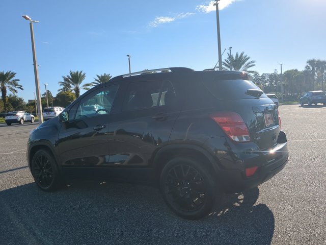 Used 2021 Chevrolet Trax LT w/ Midnight Edition FWD image 6