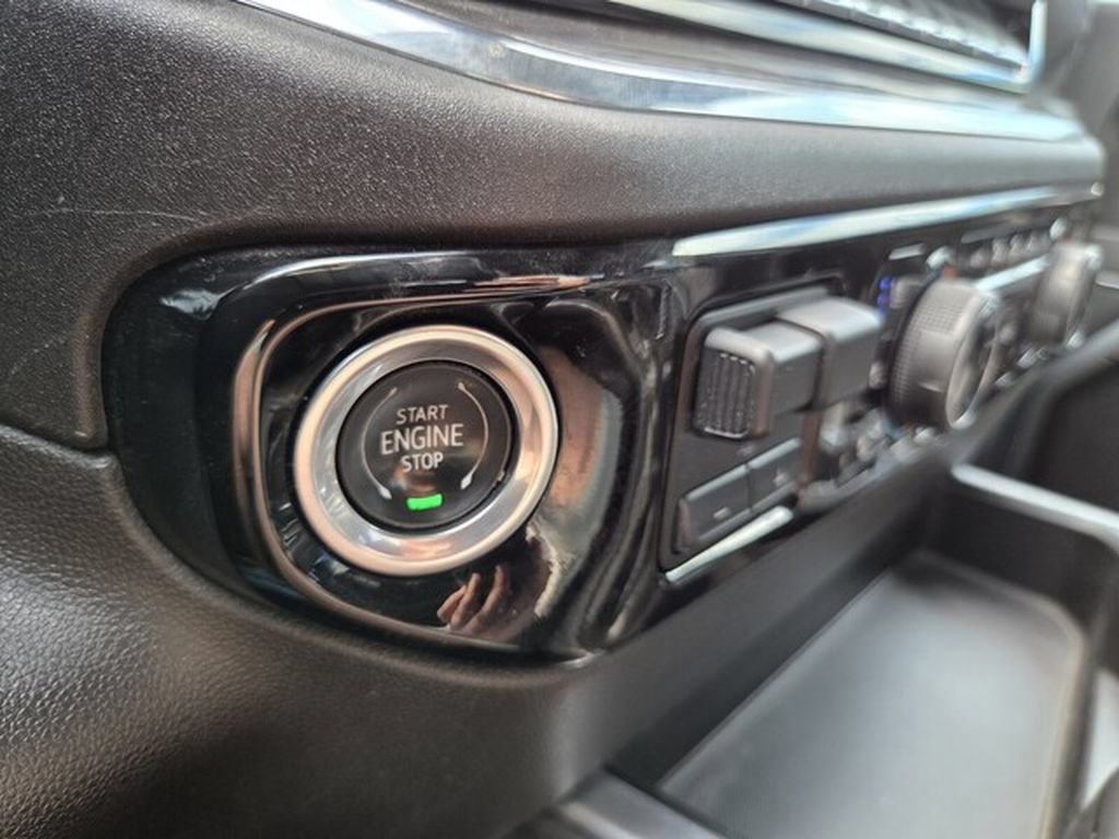 Used 2023 Chevrolet Silverado 1500 LTZ w/ LTZ Convenience Package II AWD/4WD image 32
