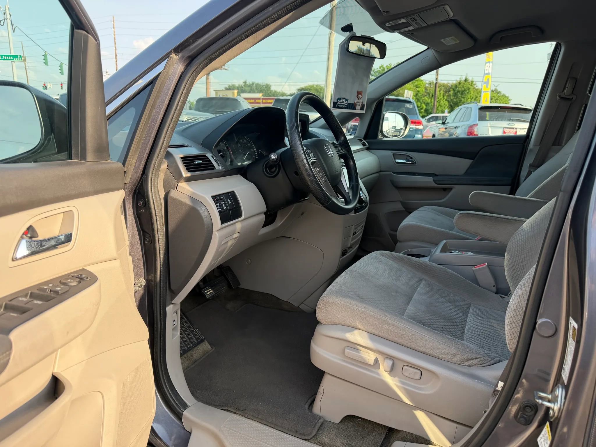 Used 2016 Honda Odyssey SE image 4