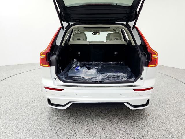 New 2026 Volvo XC60 B5 Ultra w/ Protection Package Premier image 19