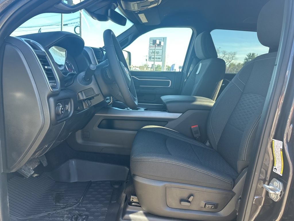 New 2026 RAM 2500 Big Horn AWD/4WD image 11