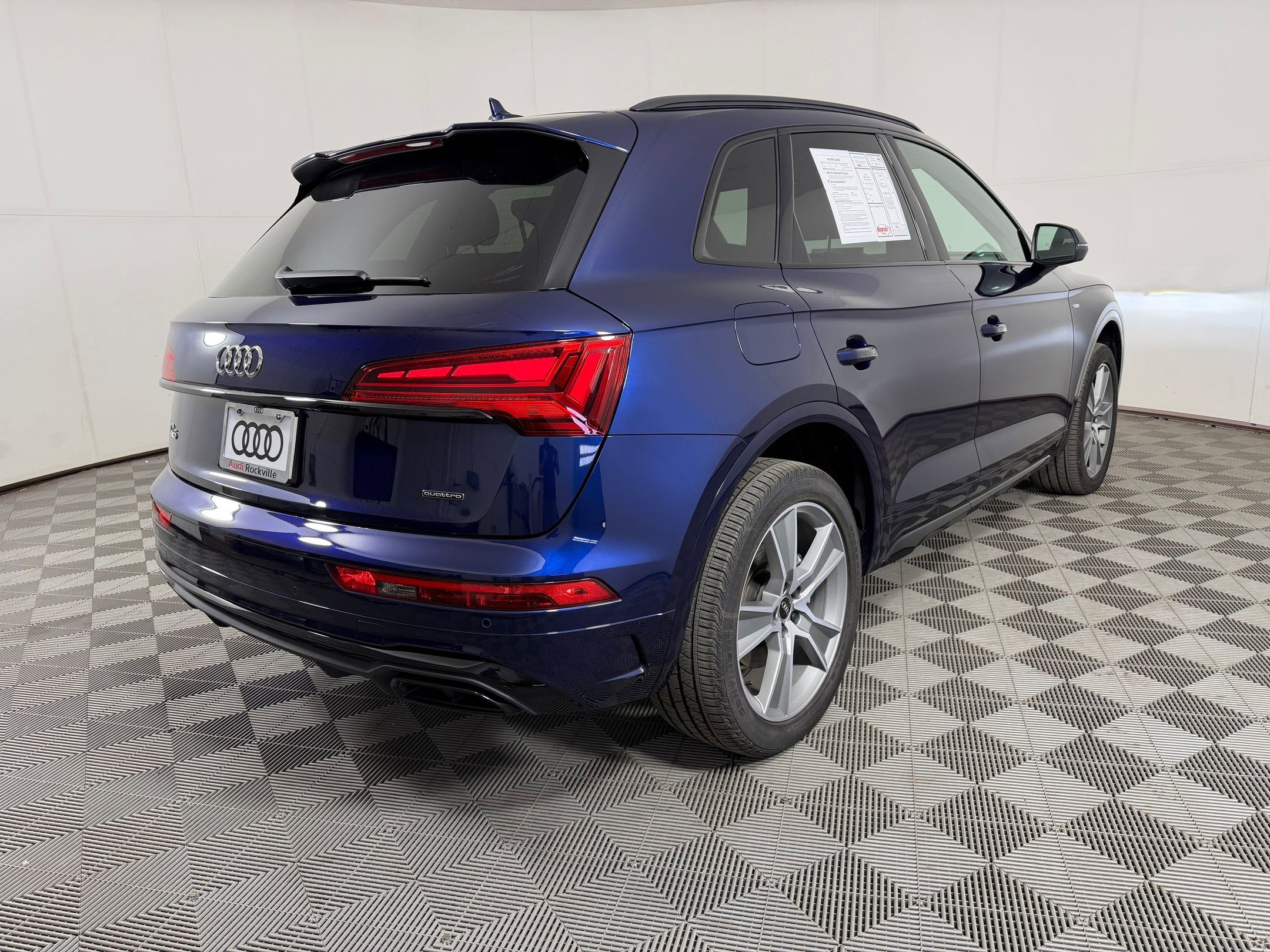 Certified 2025 Audi Q5 2.0T Premium w/ Convenience Plus Package image 9